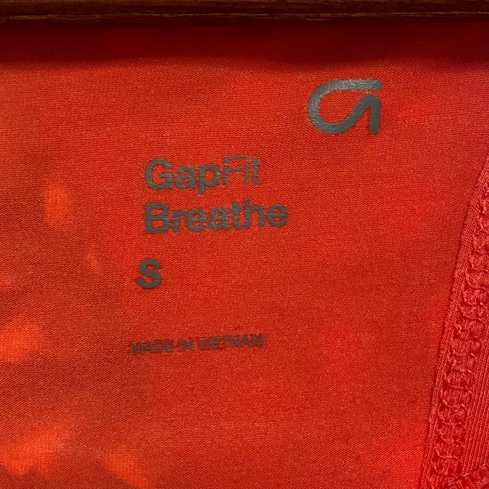 Gapfit Breathe Salmon Split Back Workout Top - image 5